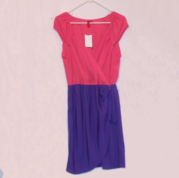 🎉Host Pic🎉NWT 5/48 Saks Off 5th Ave Dress Size M - Picture 1 of 4